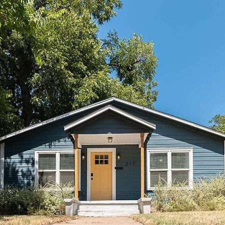Escape To A Restored 1920S East Waco Bungalow Exterior photo